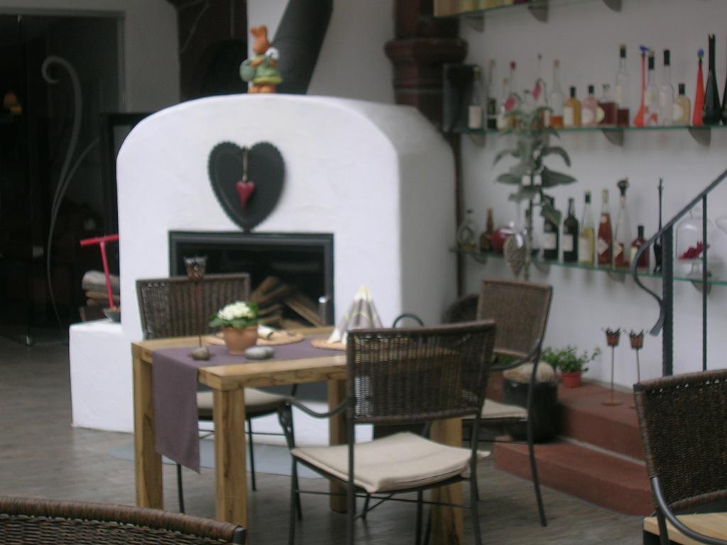 Hotel-Restaurant Pfaelzer Hof Edenkoben Εξωτερικό φωτογραφία